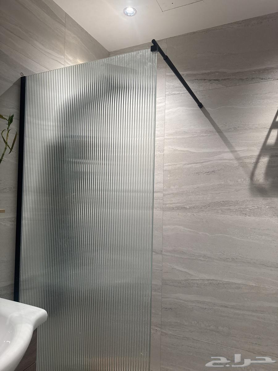 فاصل زجاج لدورات المياه64439266833665110