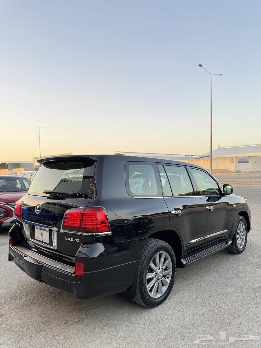 للبيع لكزس 2011 LX570 - مخزن عداد 153 الف فقط64382637822594113