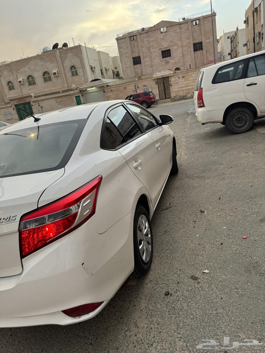 Yaris 2017 Standard Body Color with Replaced Hood and Racks64379341244931113