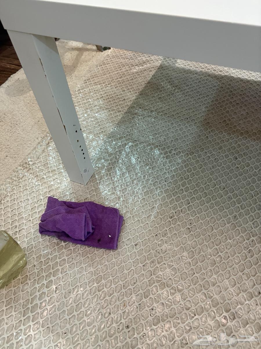 Used IKEA table, almost clean64146604343427114