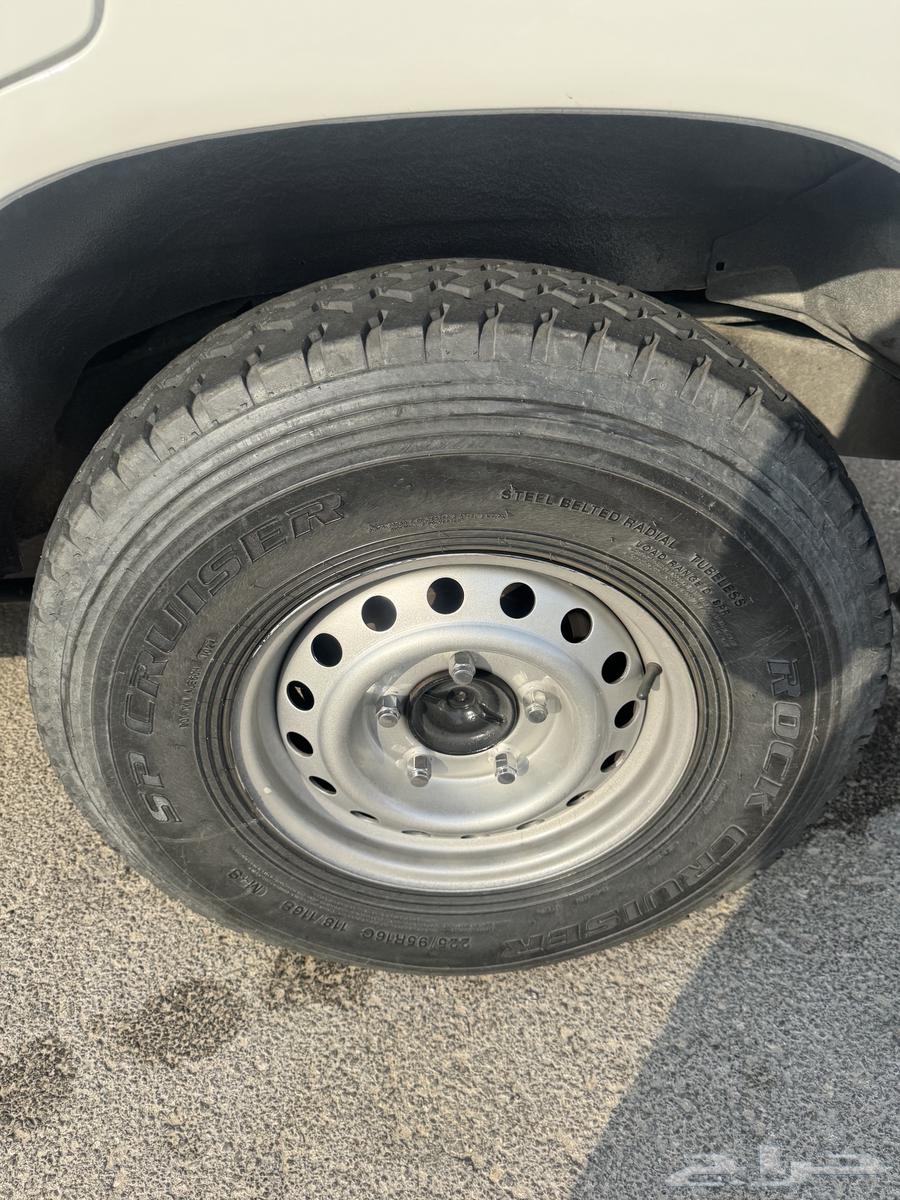 Stone tires used for a month64372900787842112