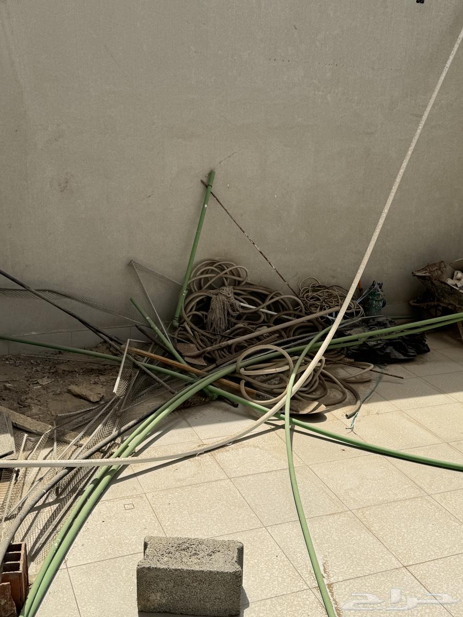 للبيع حديد وأسياخ ومواصير وشبوك64378890804866110