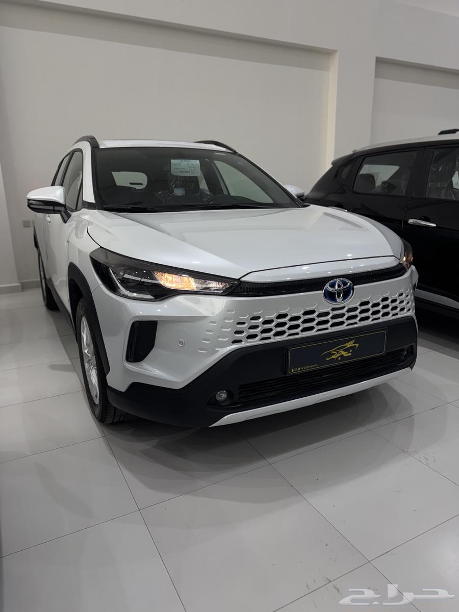 تويوتا كورولا كروس XLE هايبرد 202564381767747841111