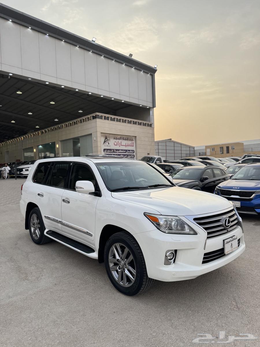 للبيع لكزس 2014 - Lx 570 - كلاسك مخزن ممشى قليل جدا64382997541378111