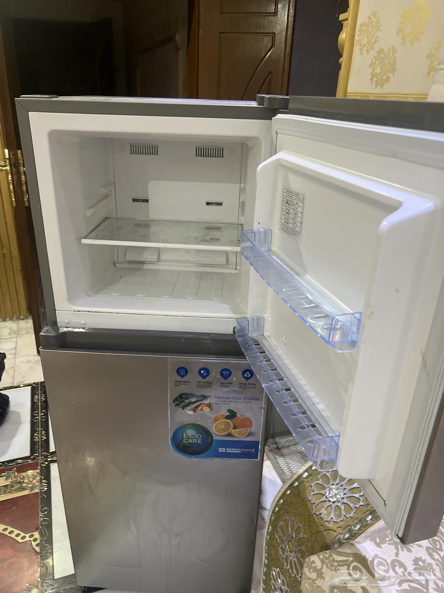 Clean fridge, used for one year64169442884482112