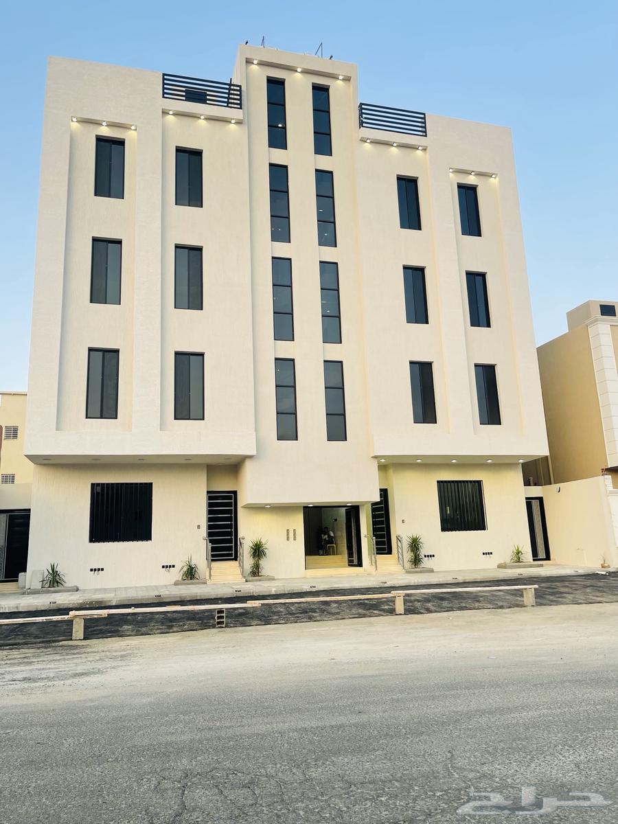Upper-floor apartments for sale with rooftop in Al Mahallah63613325973762112
