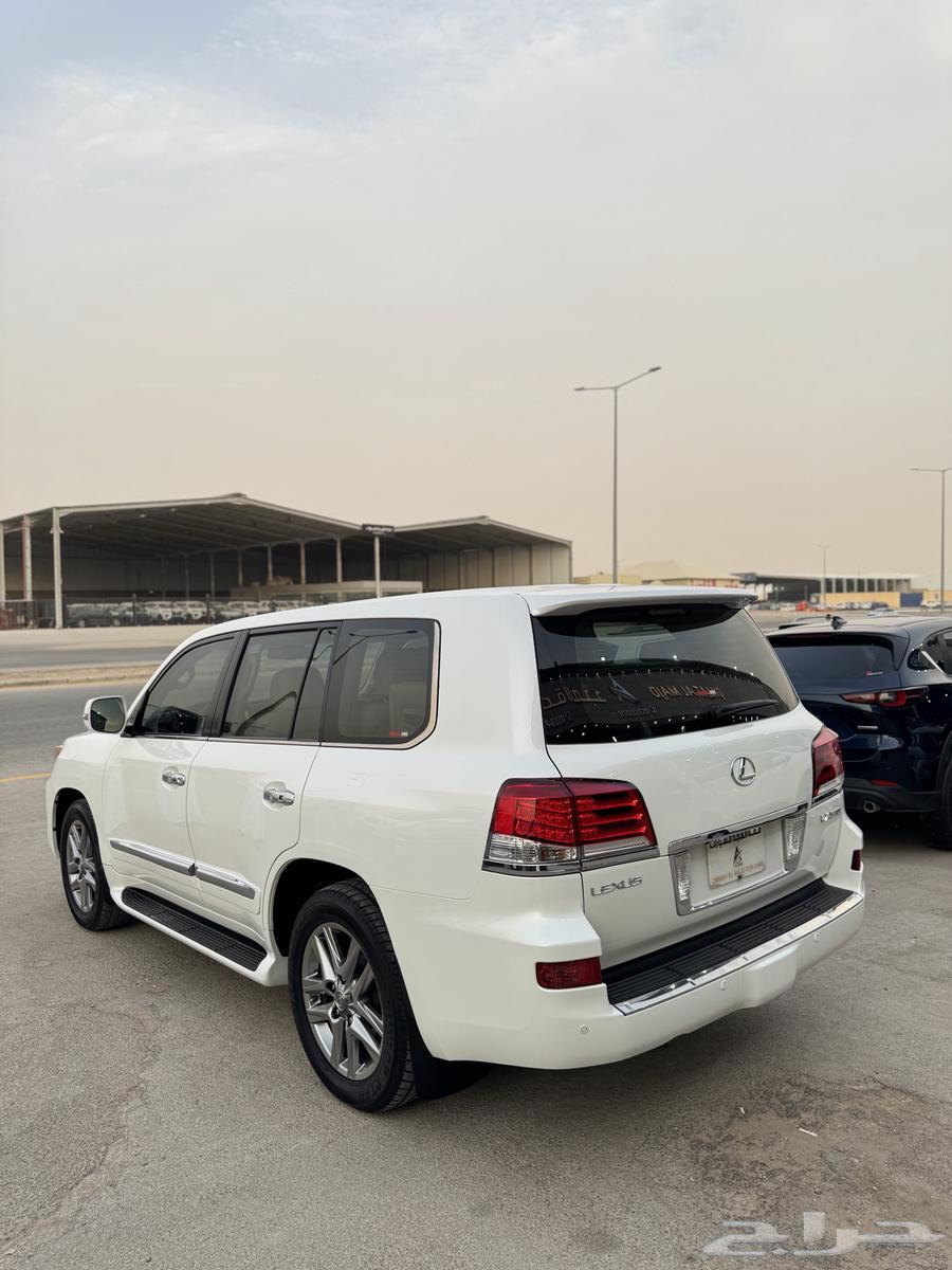 للبيع لكزس 2014 - Lx 570 - كلاسك مخزن ممشى قليل جدا64382997541378114