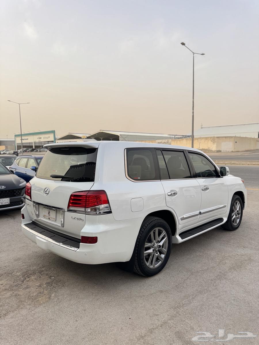 للبيع لكزس 2014 - Lx 570 - كلاسك مخزن ممشى قليل جدا64382997541378113