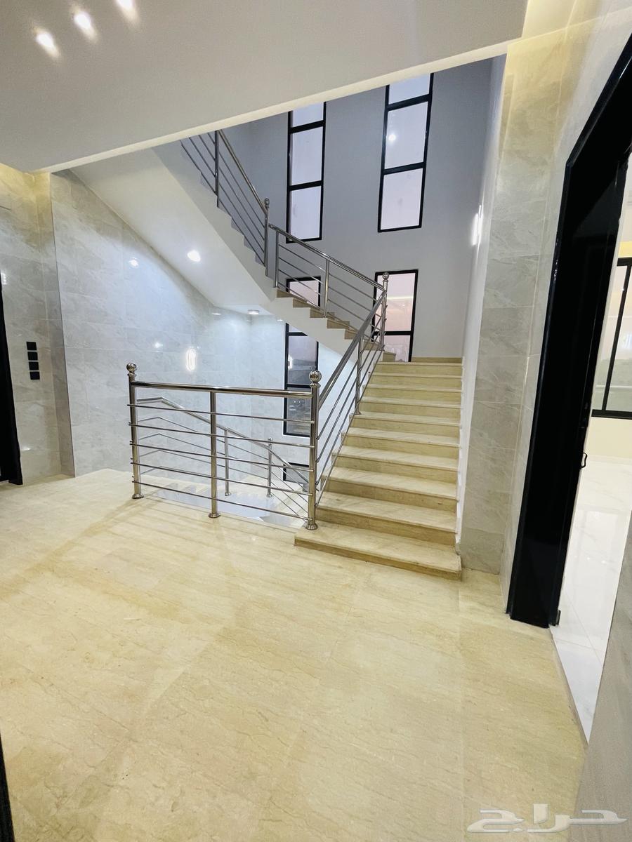 Upper-floor apartments for sale with rooftop in Al Mahallah63613325973762114