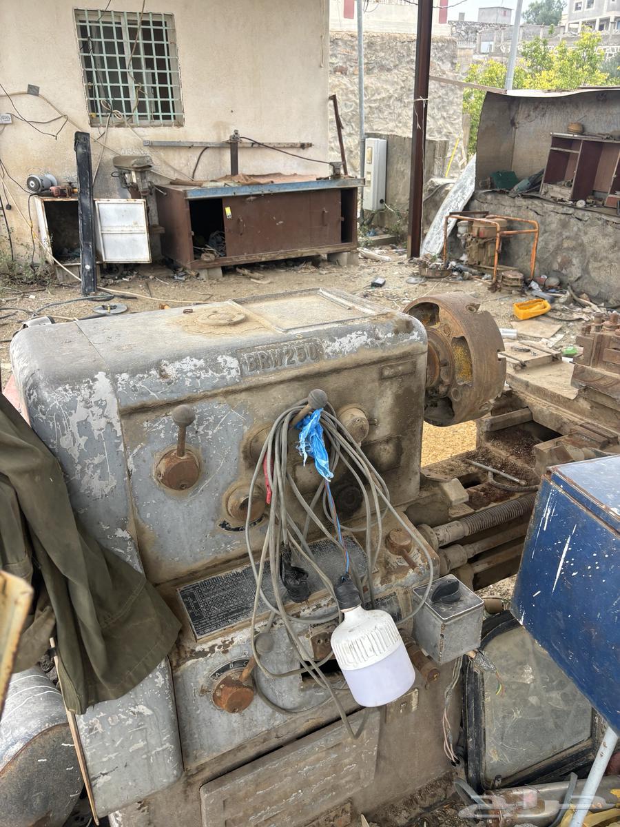 Lathe in very good condition64382459657345111