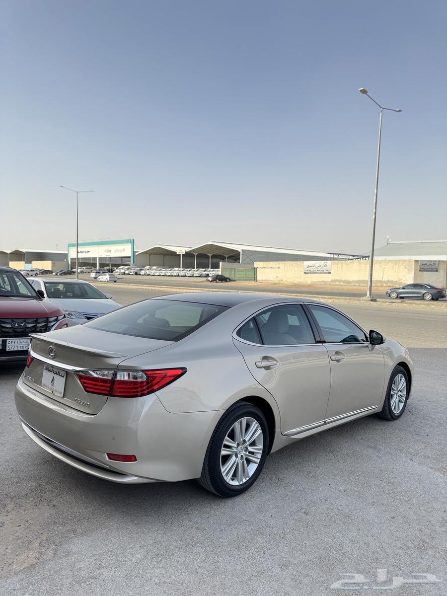 للبيع لكزس 2015 - CC ES350  مخزن ممشى قليل جدا64383039328770113