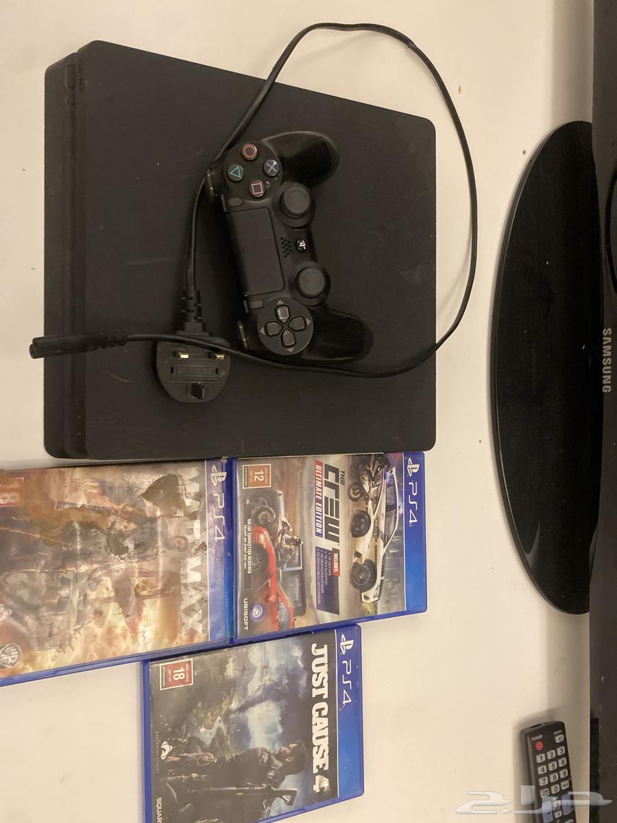 Used Sony 4 with three tapes, cable, and a Sony hand controller64145766553475111