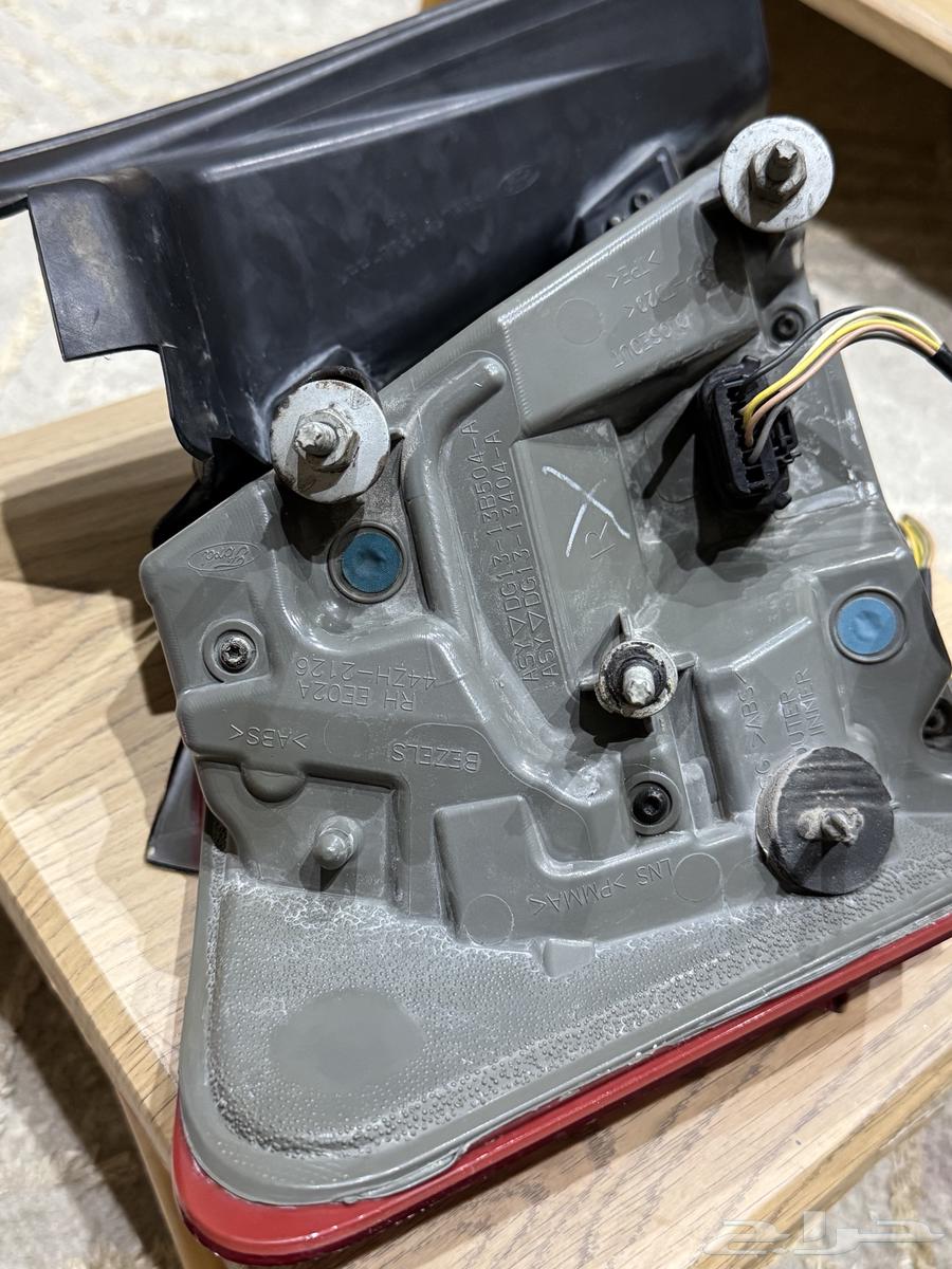 للبيع اسطبات فورد تورس64373165940481113