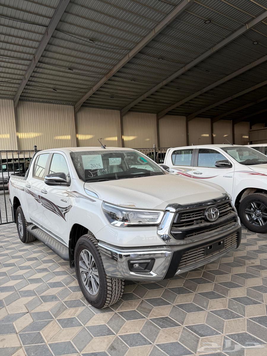 هايلوكس مديل 2025 فل كامل بنزين قير عادي سعودي64380846972930111