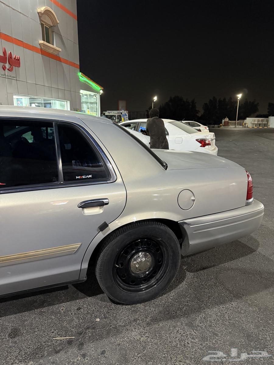 للبيع فورد جنوط بوليسي مع اكواب64381767624961111