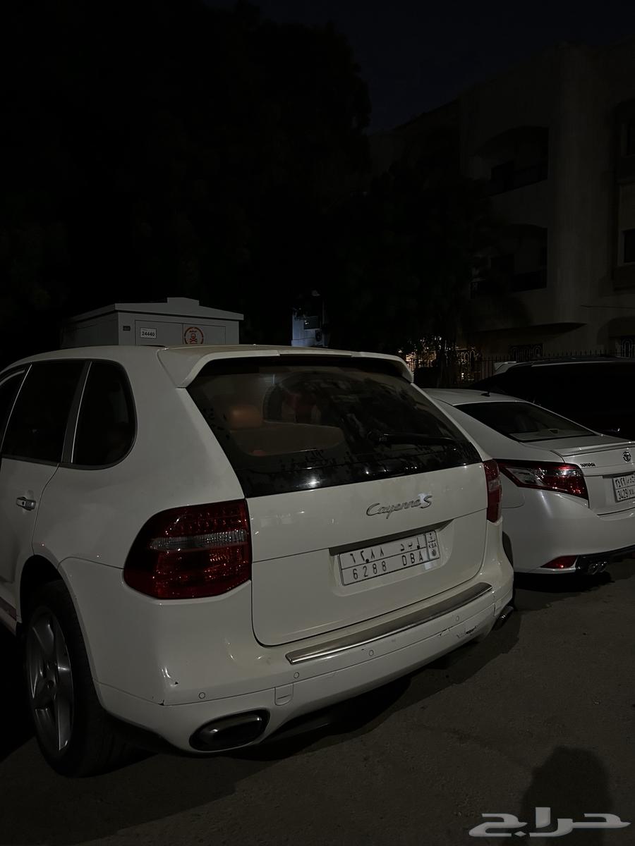 Porsche Cayenne 2009 model with twenty-two thousand and three thousand mileage64385021463042110