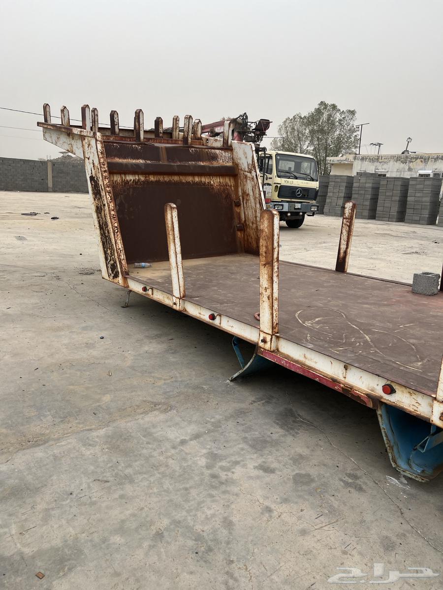 Flatbed for transporting iron, complete with base, piston, and tank64384591030146110