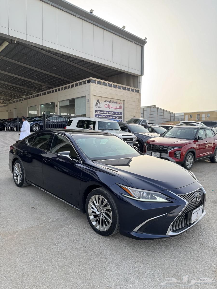 للبيع لكزس 2019 - ES350- سي سي بحالة الوكاله64383150177410111