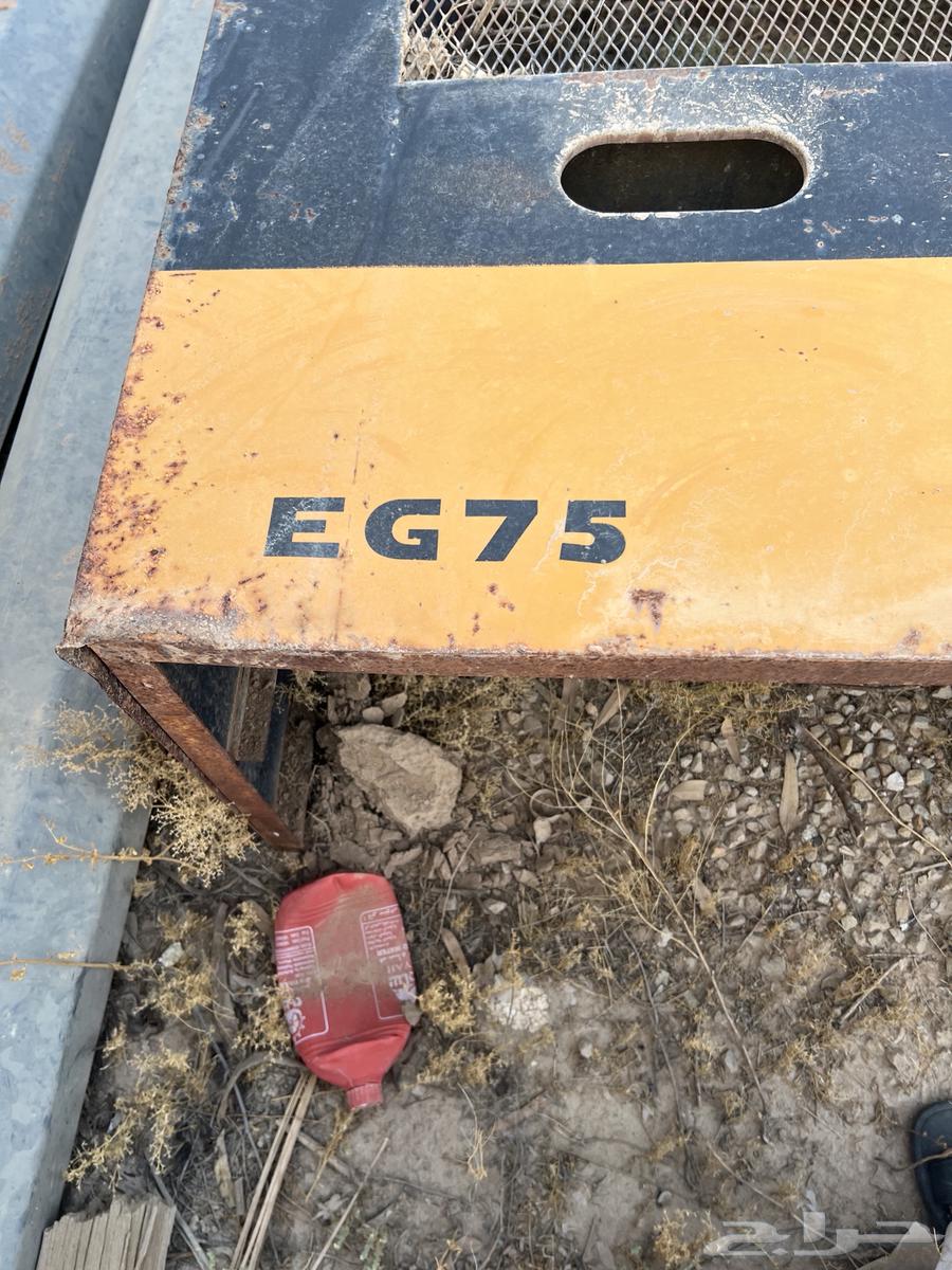 جنط حراثه وسكاكين بكت وغطاء مكينة كماتسو64382210506369113