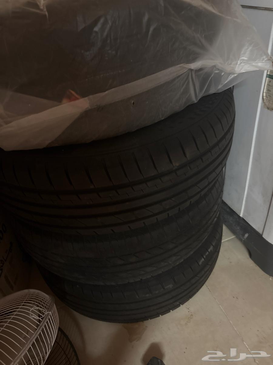 كفرات مع جنط مقاس 15 كورولا نظيفه64378252014593111
