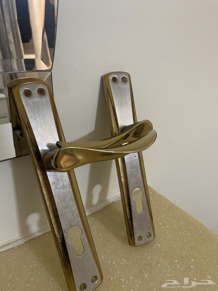 يد باب للبيع64381452347393111