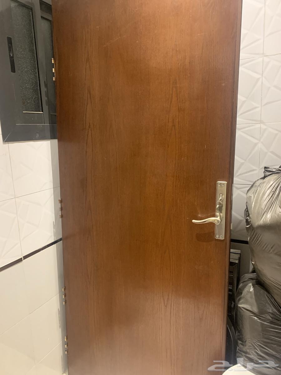 باب خشب مستعمل نظيف جدا64162972349954110