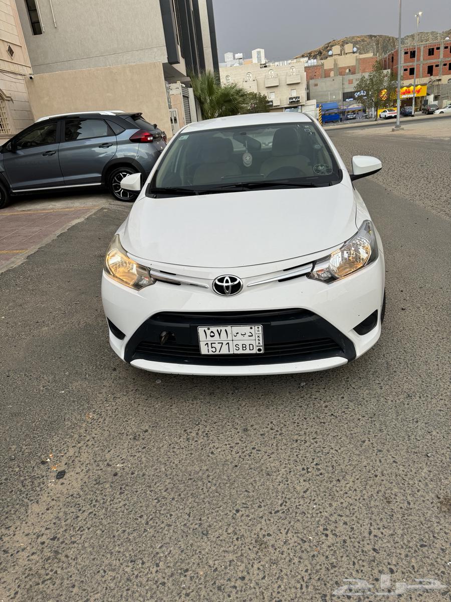 Yaris 2017 Standard Body Color with Replaced Hood and Racks64379341244931110