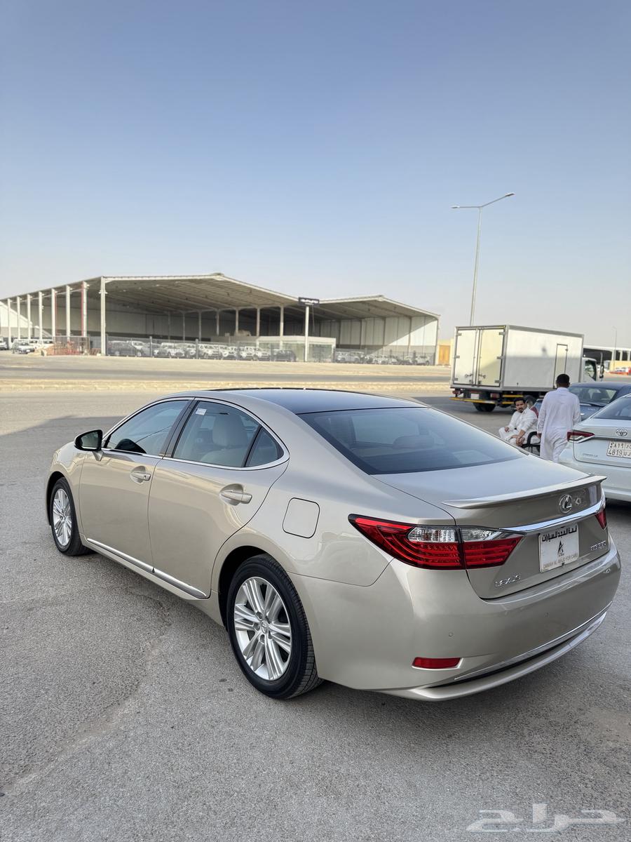 للبيع لكزس 2015 - CC ES350  مخزن ممشى قليل جدا64383039328770114