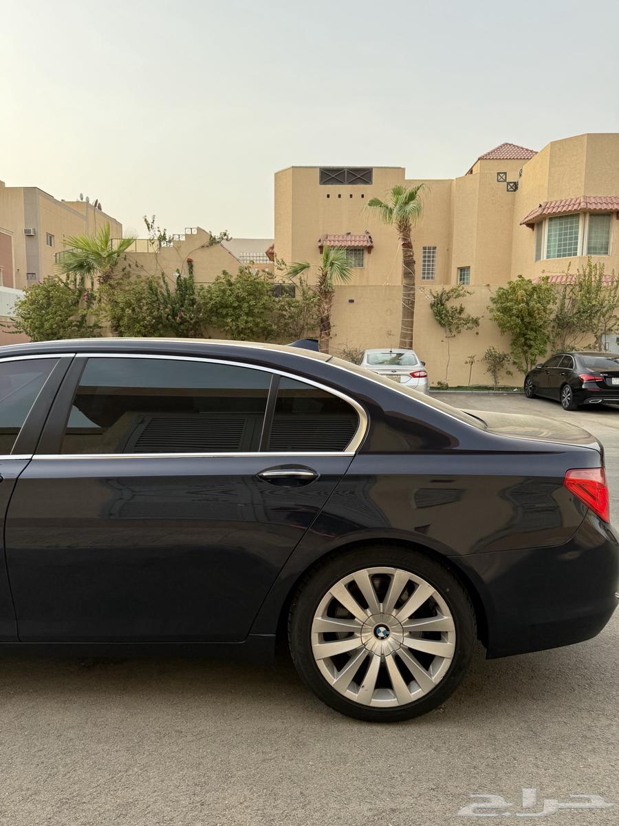 بي ام دبليو 75064381934497282113