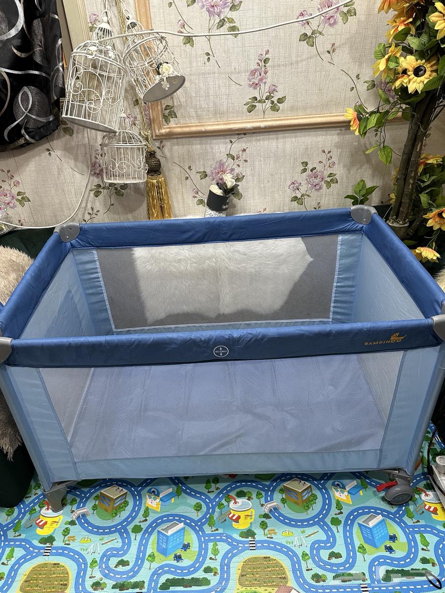 2 beds and a baby crib in excellent condition for only 100 riyals each64162581821314111