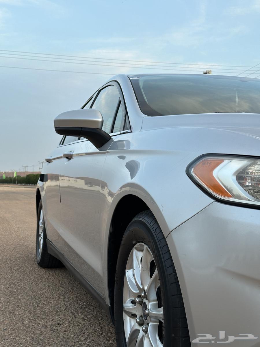 فورد فيوجن 201664383927182210112