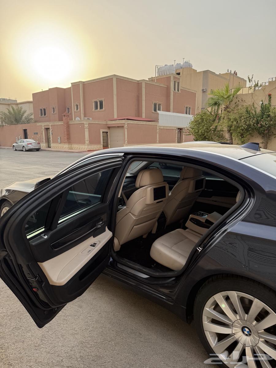 بي ام دبليو 75064381934497282114