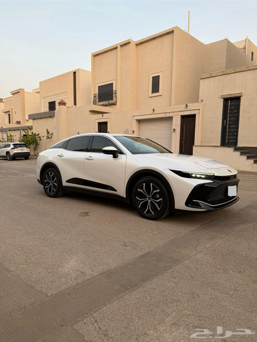 تم البيع تم البيع كراون 2023 بريميوم64377108250371112