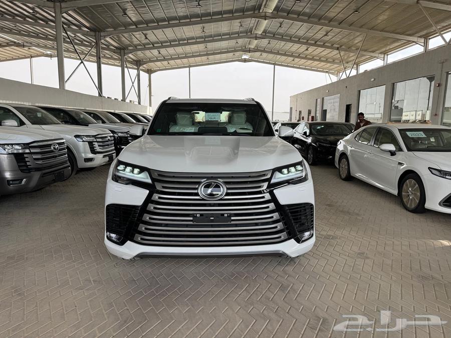 Jeep for Luxus (2025) BB Gulf White Inside F and Ait Customs Card64379311595906114