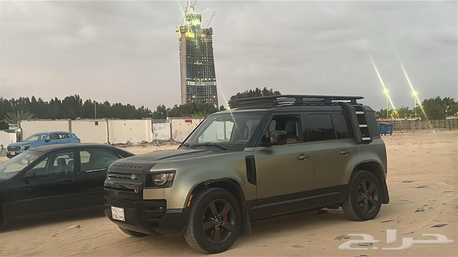 2023 Defender X Edition, top trim with 6 cylinders64377330384003110