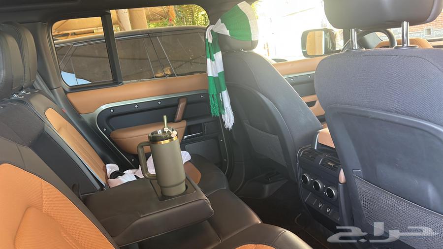 2023 Defender X Edition, top trim with 6 cylinders64377330384003114