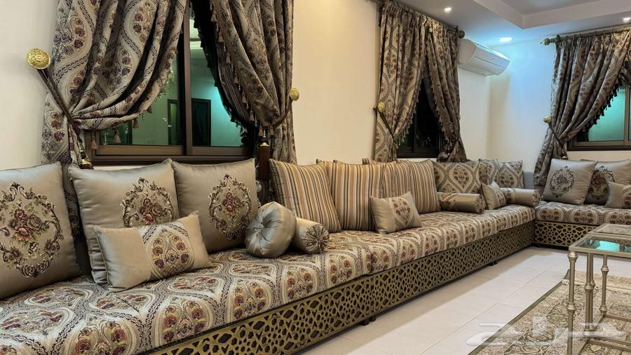 كنب بحاله جيده64169908207491113