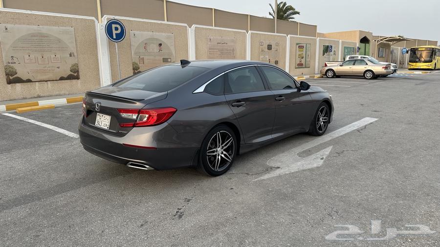 للبيع هوندا اكورد64384855607811112