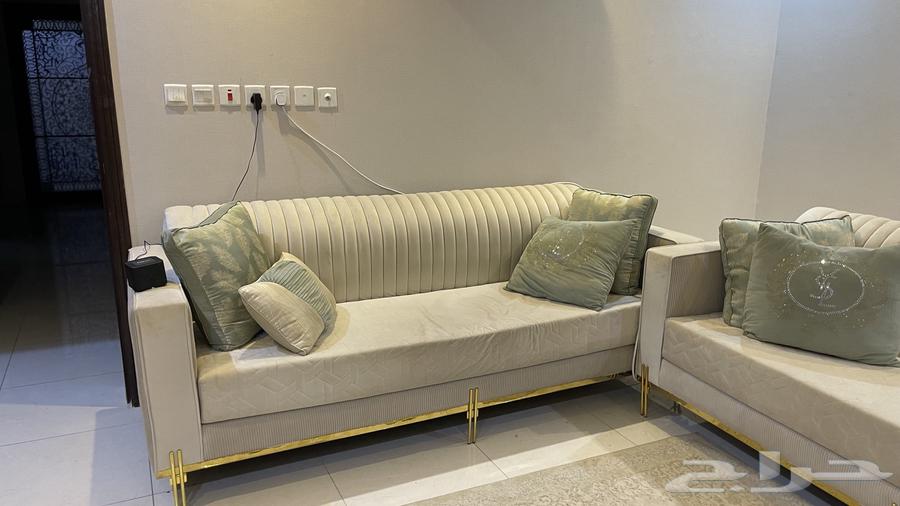 Sofas and tables for urgent sale64167160561026111