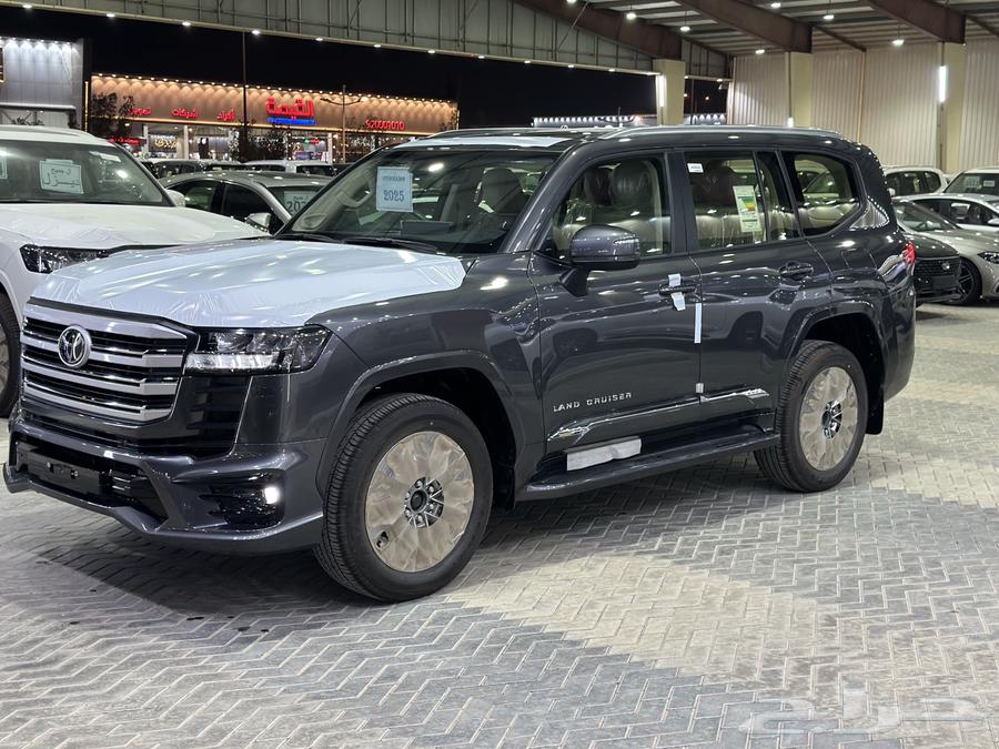 تويوتا لاندكروزر الموديل2025 فل كامل سعر خاص وارد السائر64380833297026110