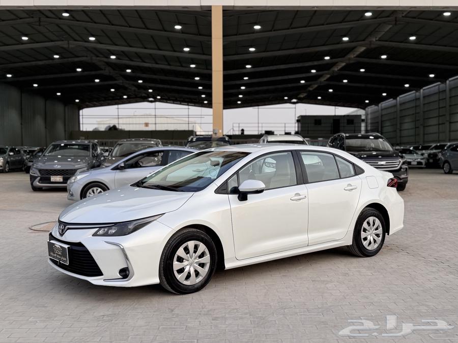 تويوتا كورولا 2023 ابيض 1.564382596894210111