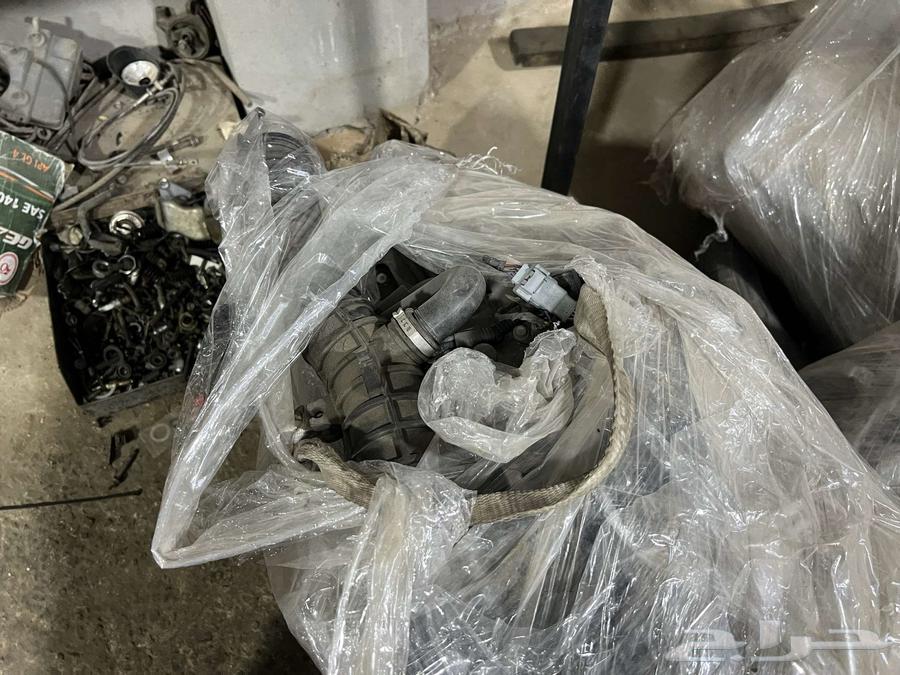 Engine and transmission center available at Najm Al Atlal workshop64374038898818111
