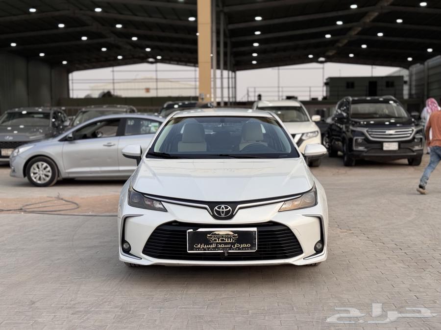 تويوتا كورولا 2023 ابيض 1.564382596894210112