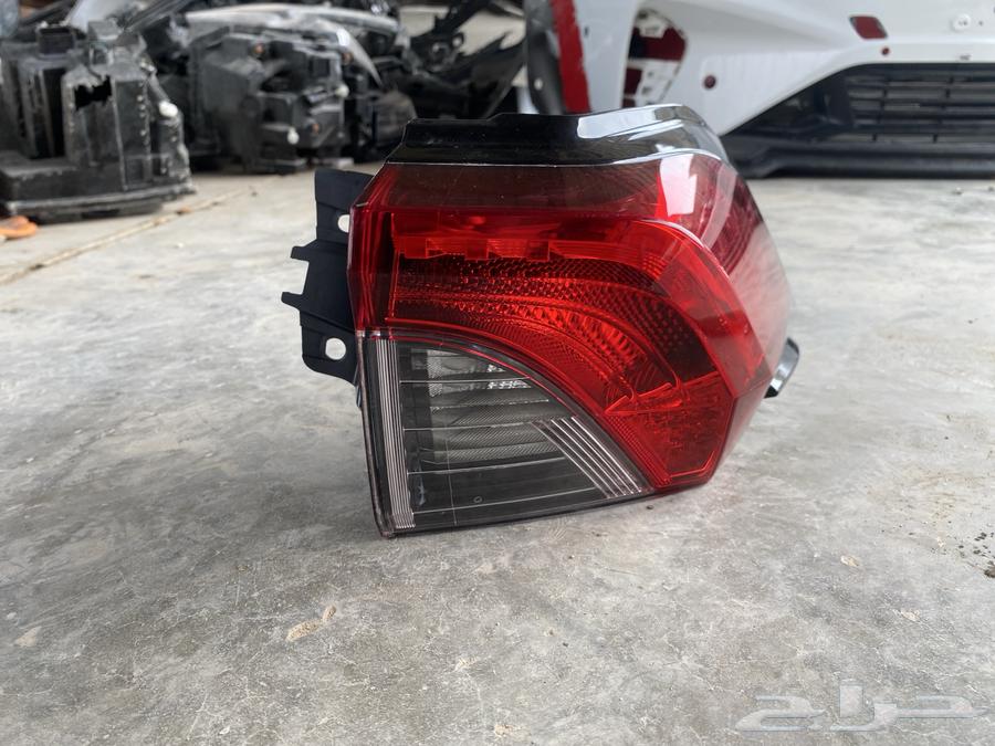 اصطب خلفي يمين راف فور64379224849281110