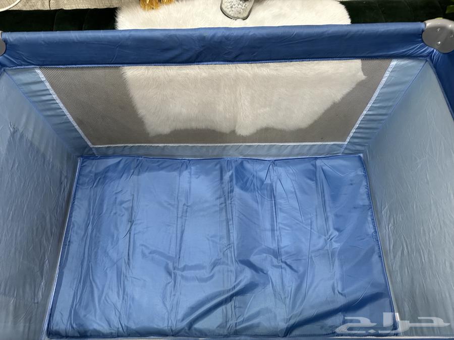 2 beds and a baby crib in excellent condition for only 100 riyals each64162581821314112