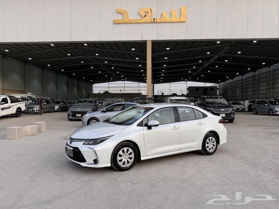 تويوتا كورولا 2023 ابيض 1.564382596894210110