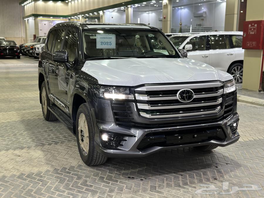 تويوتا لاندكروزر الموديل2025 فل كامل سعر خاص وارد السائر64380833297026112