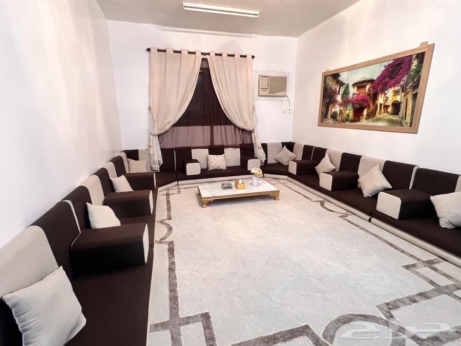 مجلس مع فرشه مع ستاره مع لوحه كلها ب 140064149551053442113