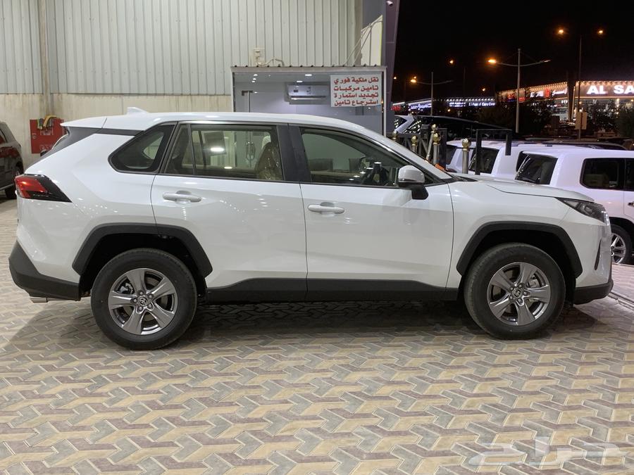 تويوتا راف فور LE بنزين دفع رباعي 202564376674825731113