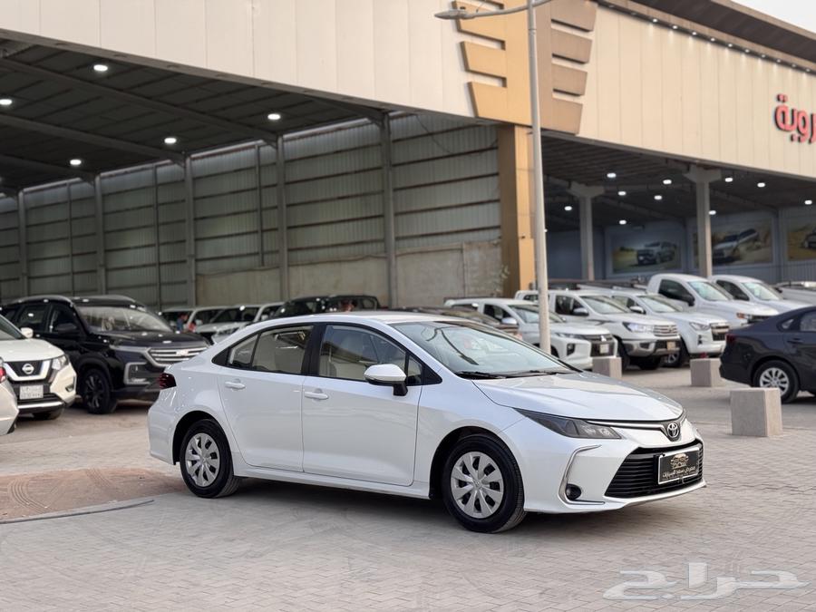 تويوتا كورولا 2023 ابيض 1.564382596894210114
